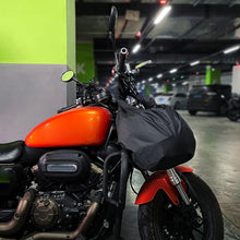 Load image into Gallery viewer, Portable Storage Bag for Motorcycle Helmets Backpack with Large Capacity and Buckle Closure