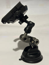 Load image into Gallery viewer, 360° Universal Rotatable with Flexible Robotic Arms to support various viewwing angles. Lockable Phoe Bracket support phone size from 12cm to 18cm Width.