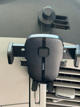 Load image into Gallery viewer, YESIDO C-162A  Universal 360° Car Phone Holder for Dash Air Cond Ducting One Hand Operation Support Phone up to 6.7&quot;
